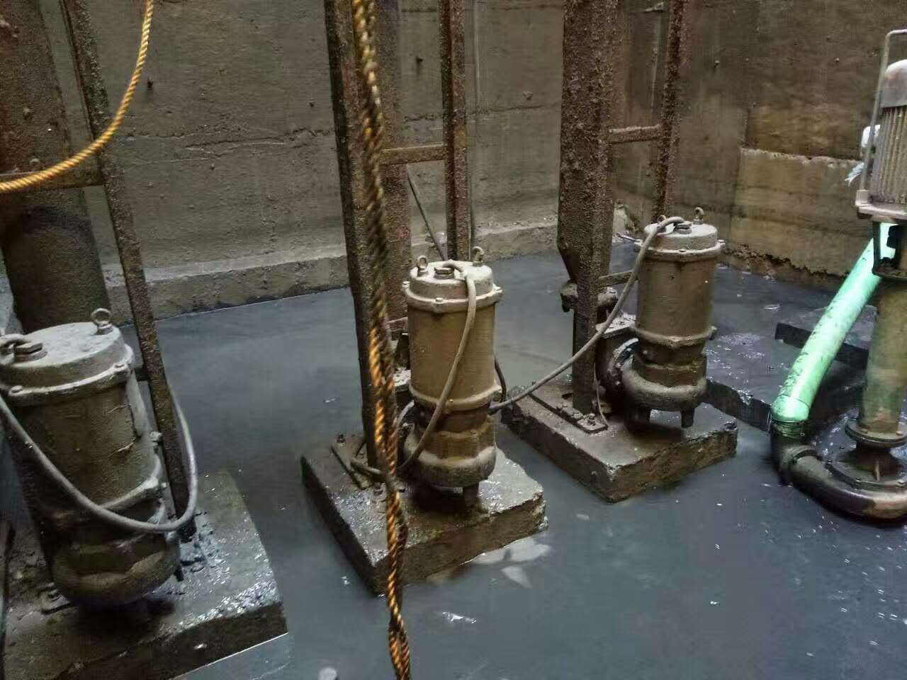 新都污水池清理